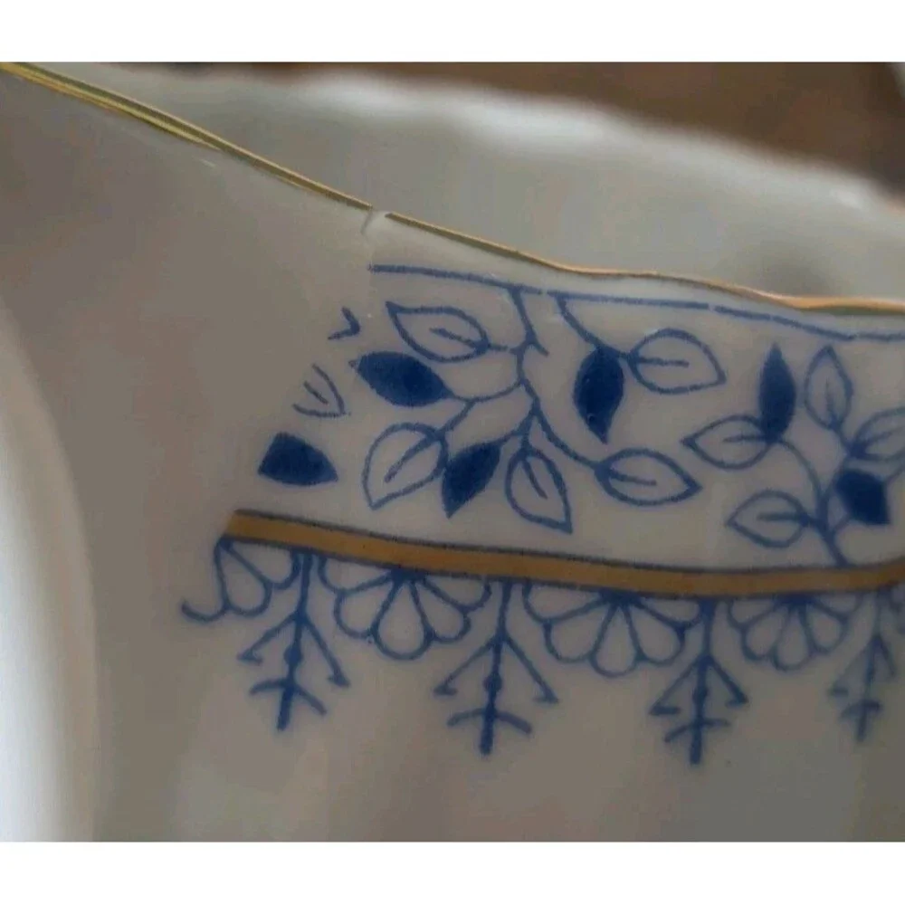 Vintage CHINA BLAU Bavaria Creamer and Sugar Bowl w/Lid Blue White